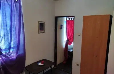 Stan u strogom centru Zemuna (spuštena cena)