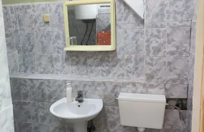 Stan u strogom centru Zemuna (spuštena cena)