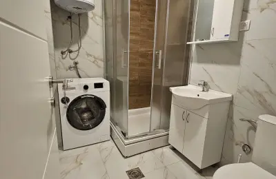 Izdajem stan u Leskovcu