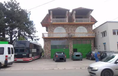 Garaža hala stambeno poslovni prostor