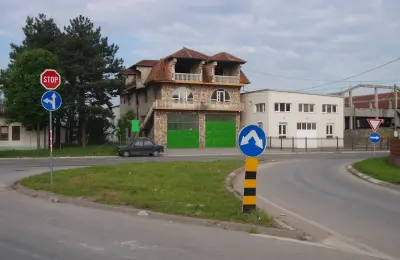 Garaža hala stambeno poslovni prostor