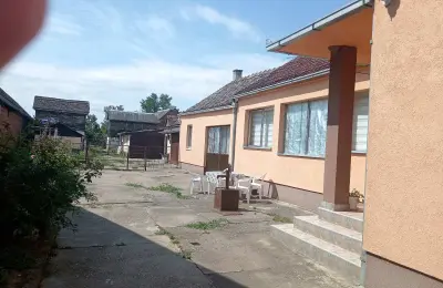 Kuća u Krčedinu