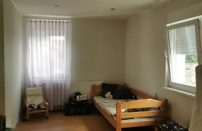 Kuća 140 m² u Pivnicama – Odmah useljiva sa velikim placem