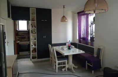 Kuća 209 m² u Surčinu | 2 stambene jedinice | Uknjižena | Blizu EXPO 2027