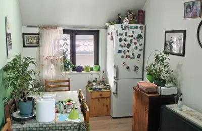Kuća 209 m² u Surčinu | 2 stambene jedinice | Uknjižena | Blizu EXPO 2027