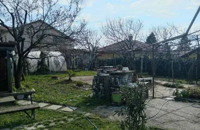 Kuća 209 m² u Surčinu | 2 stambene jedinice | Uknjižena | Blizu EXPO 2027