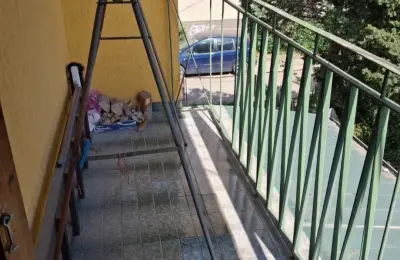 Deo kuce u nizu na izuzetnoj lokaciji