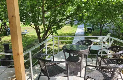 Sredjena kuca 200m2 sa visokim zidovima i potpuno privatnoscu-4km od Soko Banje-Resnik Galerija slika