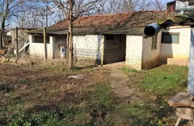 Prodajem kuću u selu Iđoš-Kikinda