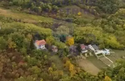 Prodaje se plac u najelitnijem delu Rakovca