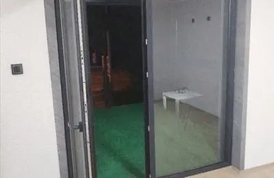 Sremcica,centar ul.Beogradska lokal 55m2(+11m2)
