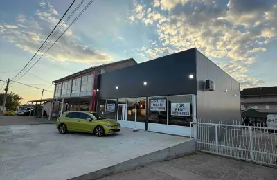 Izdaje se poslovni lokal 160m2-Batajnica