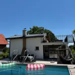 Mislođin-Obrenovac, nameštena dvoetažna kuća sa bazenom