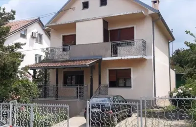Prodaje se porodicna kuća u Sremčici