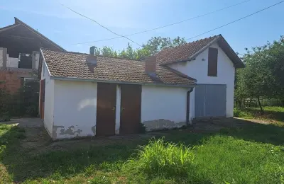 Na prodaju porodična kuća u Sopicu-Lazarevac