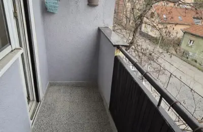 Prodajem stan na Karaburmi 62m2