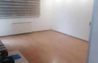 Prodajem dvoiposoban polunamesten stan