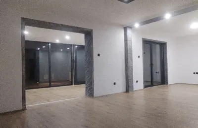 Sremcica,centar ul.Beogradska lokal 55m2(+11m2)