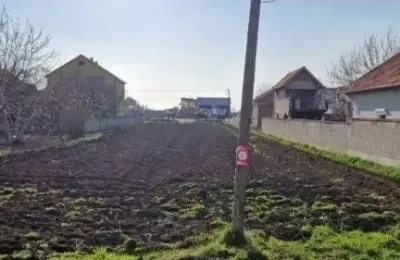 Prodajem plac u Novim Banovcima