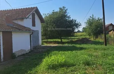 Na prodaju porodična kuća u Sopicu-Lazarevac