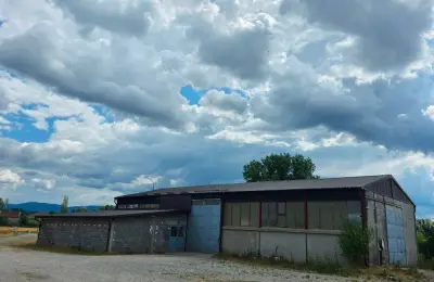 Prodajem halu u Valjevu