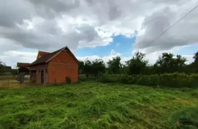 Prodajem kucu u selu Provo-Vladimirci