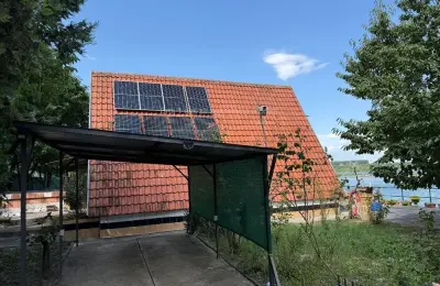 Prelepa kuca na Dunavu