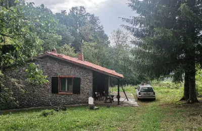 Prodajem kamenu kucu