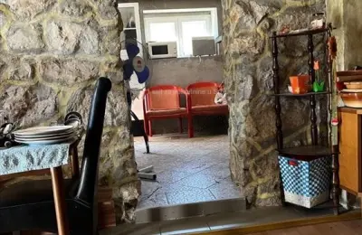 Prodajem vikendicu na Iriskom vencu