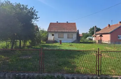 Na prodaju porodična kuća u Sopicu-Lazarevac