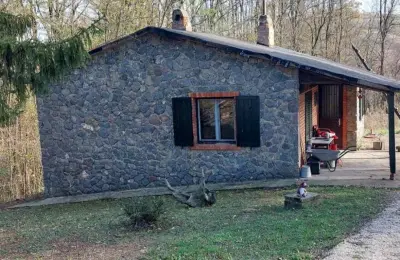 Prodajem kamenu kucu