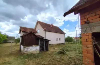 Prodajem kucu u selu Provo-Vladimirci