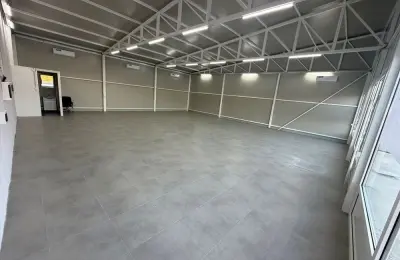 Izdaje se poslovni lokal 160m2-Batajnica