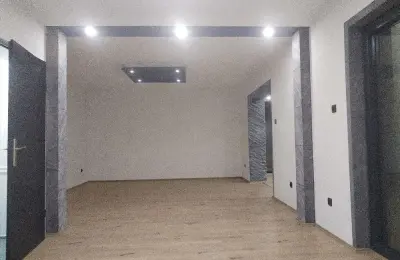 Sremcica,centar ul.Beogradska lokal 55m2(+11m2)