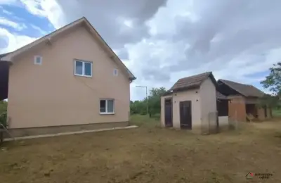 Prodajem kucu u selu Provo-Vladimirci