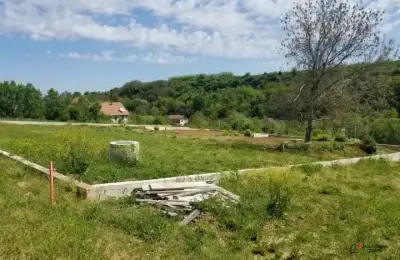 Placevi na prodaju Beočin-Šakotinac