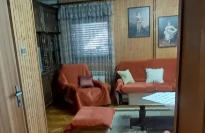 Kuća u mirnom delu naselja Trešnja