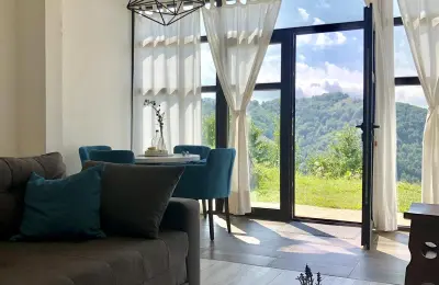 LUX apartman sa dvorištem i panoramskim pogledom na Kopaoniku