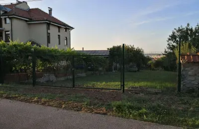 PRODAJEM PLAC 5 ARI – VOŽDOVAC / JAJINCI – ODLIČNA LOKACIJA ZA GRADNJU