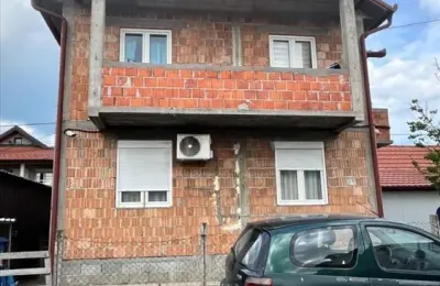 Prodajem kucu u Batajnici u lepom kraju