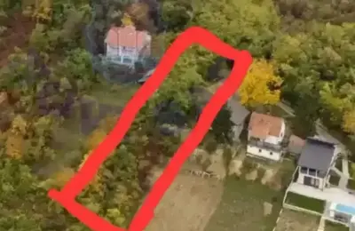 Prodaje se plac u najelitnijem delu Rakovca