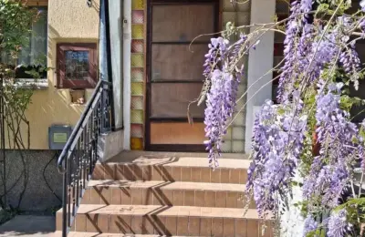 Deo kuce u nizu na izuzetnoj lokaciji