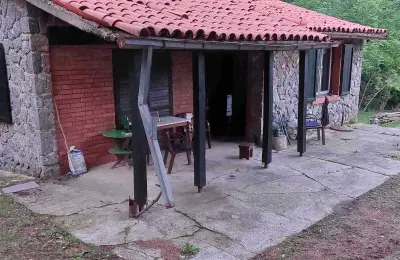 Prodajem kamenu kucu