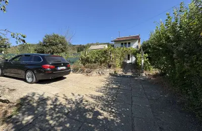Vikend kuća 55m2,uknjižena,na 10ari placa