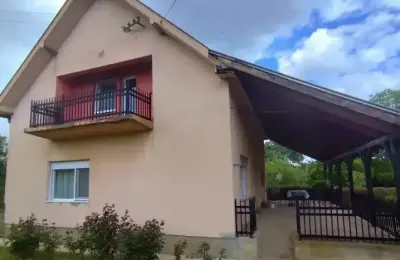 Prodajem kucu u selu Provo-Vladimirci