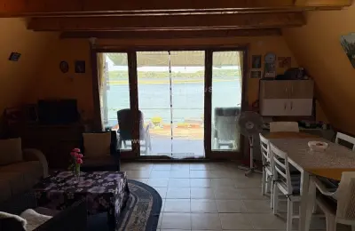 Prelepa kuca na Dunavu