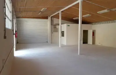 Izdajem magacin u Rakovici od 140m2