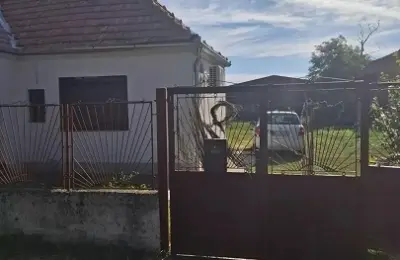 Kuća na prodaju u Farkaždinu-Zrenjanin