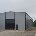 Izdaje se hala na početku Ledina uz glavni put