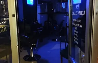 Izdajem frizerski salon u Novom Sadu na Novoj Detelinari